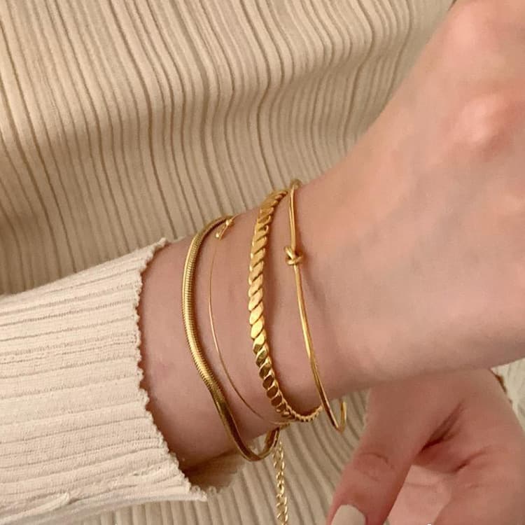 バングル 開口式バングル 上品なゴールド 腕輪 レディース