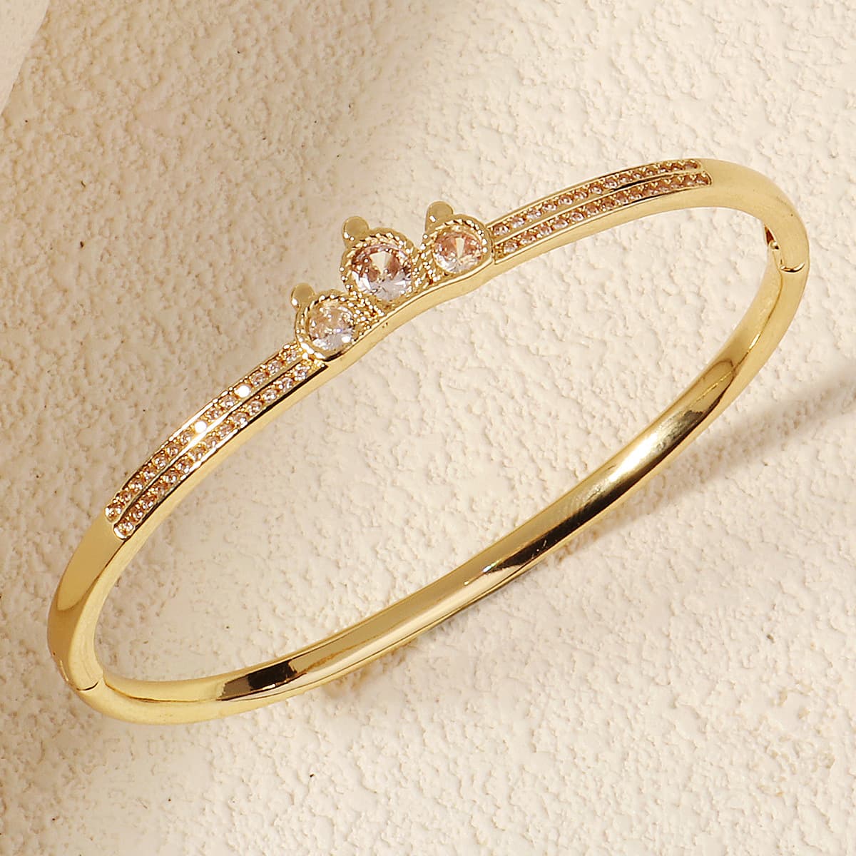 バングル 結婚式華やか輝石釘飾りゴールド