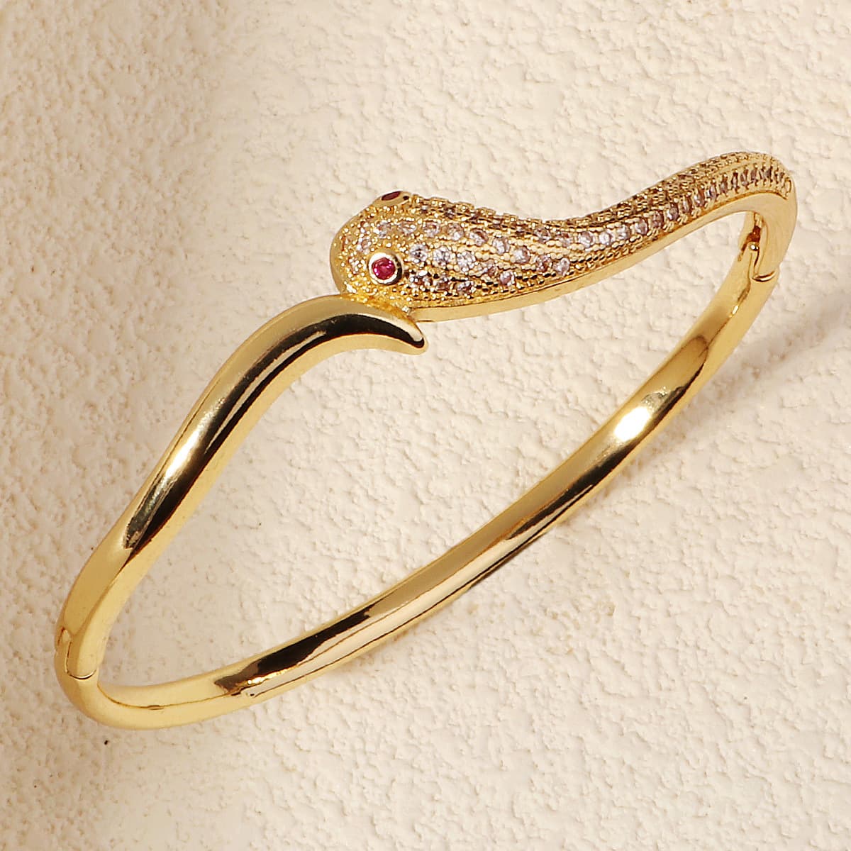 バングル 結婚式華やか輝石釘飾りゴールド